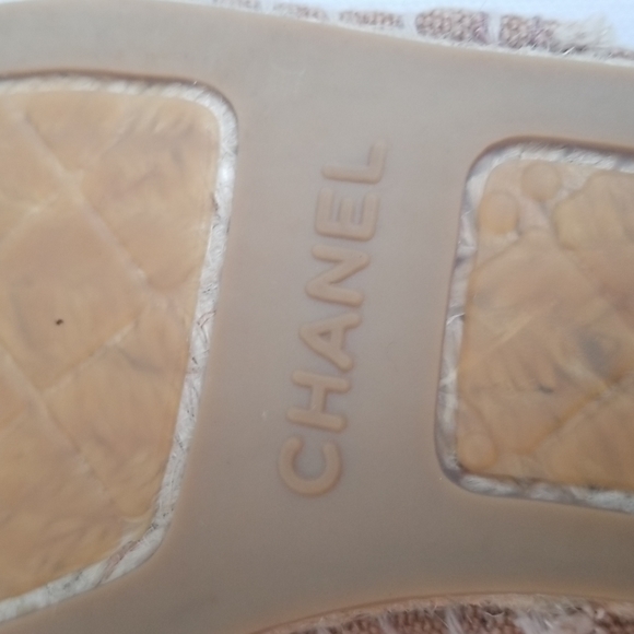CHANEL Canvas Linen Beige/Navy CC Logo Espadrille, Size 40 run small 7 / 7.5 US - Picture 9 of 9
